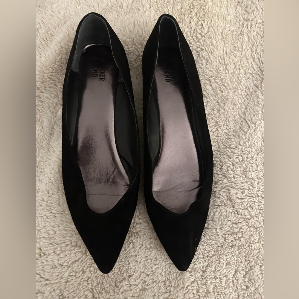 Size 10 black point flats